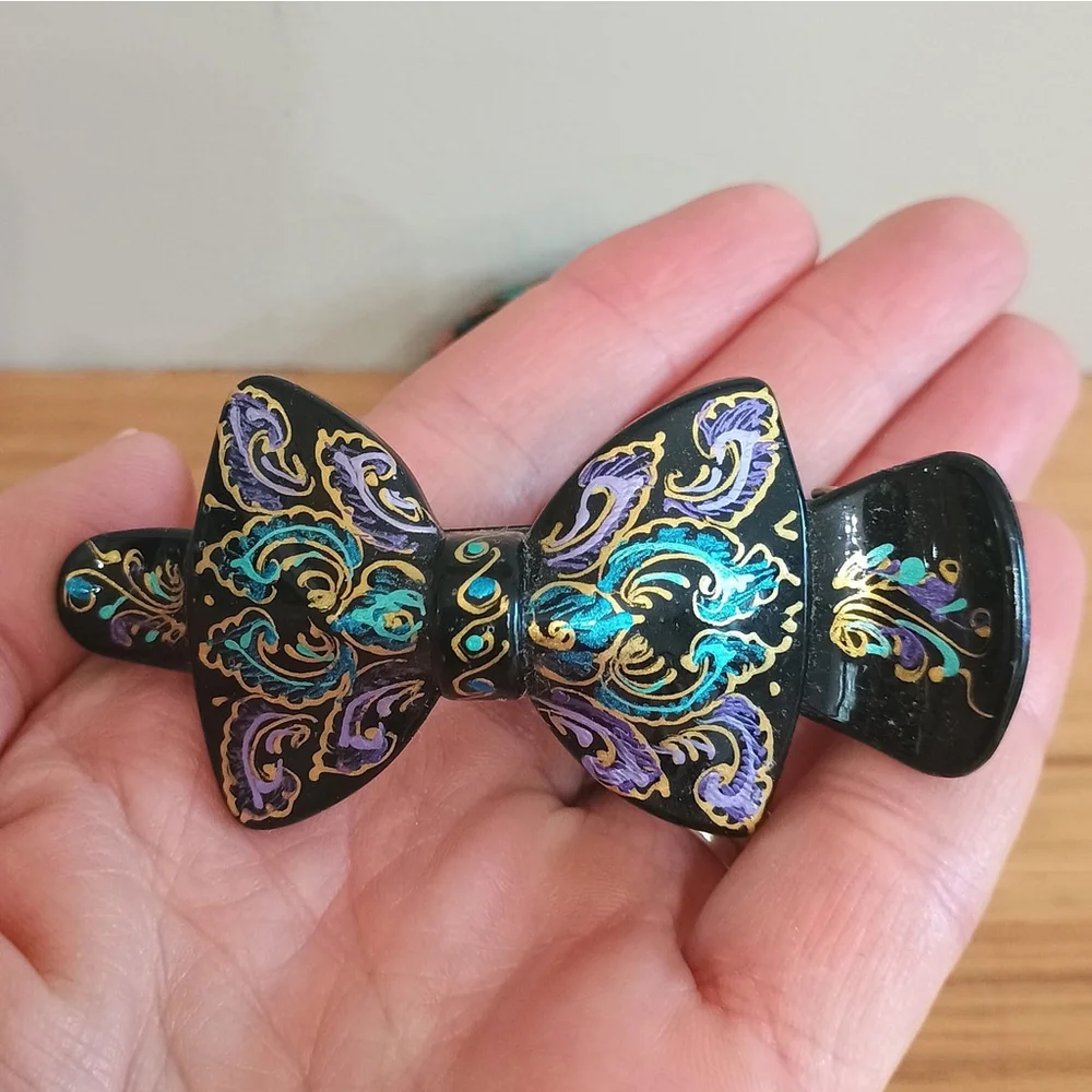 Vintage Set Of Hand Painted Black Plastic Hair Clips Slide Bow - Picture 2 of 6